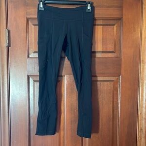 Lululemon cropped side pocket leggings size 4